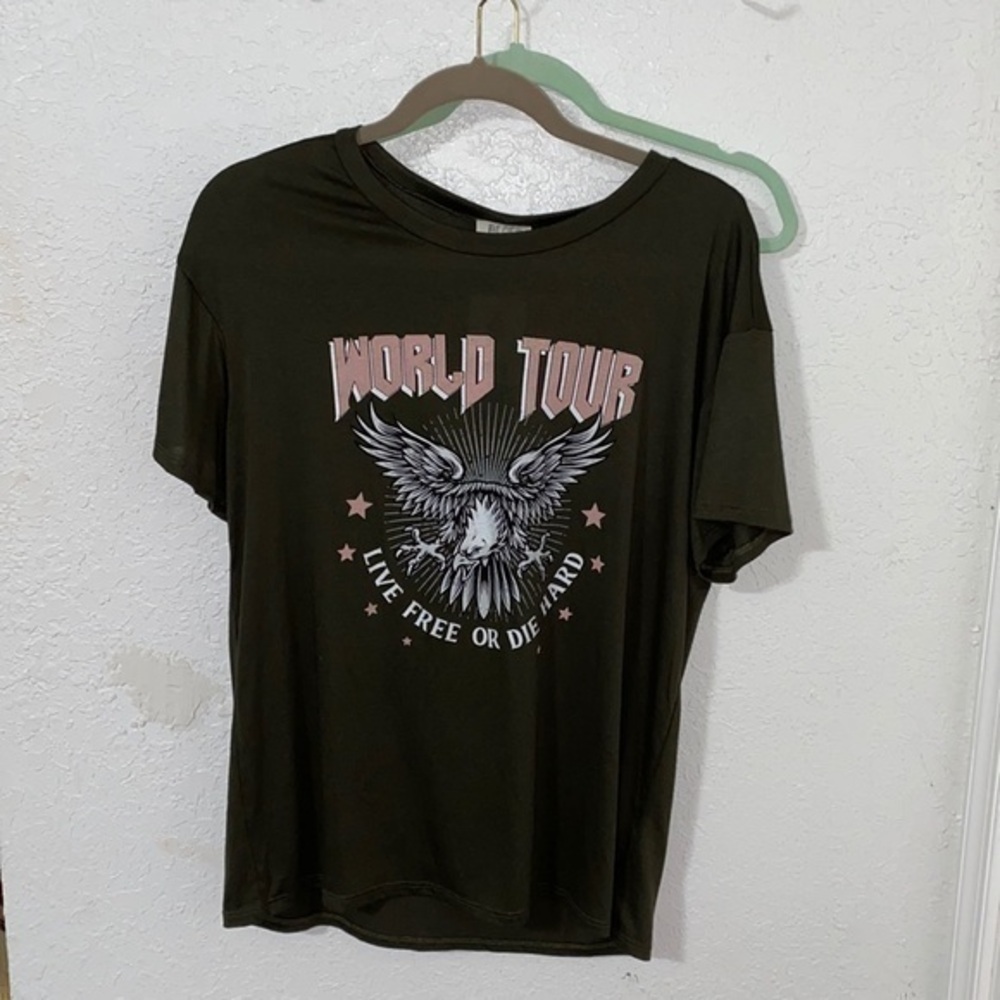 World Tour graphic t shirt